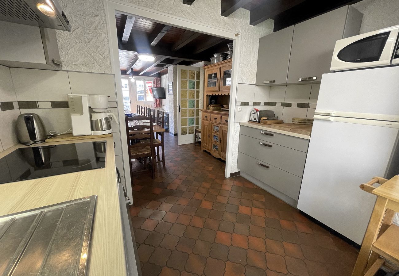 Chalet in La Clusaz - Cotterg Rez - Half chalet for 6 people 2* village centre 