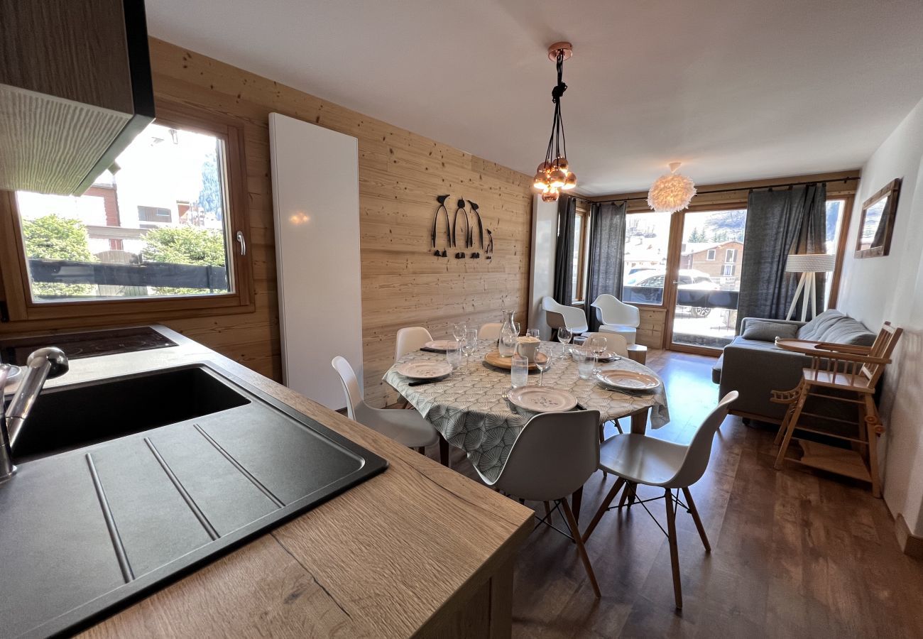 Apartment in La Clusaz - Elan 12 - Apartment for 8 people 3* in the village
