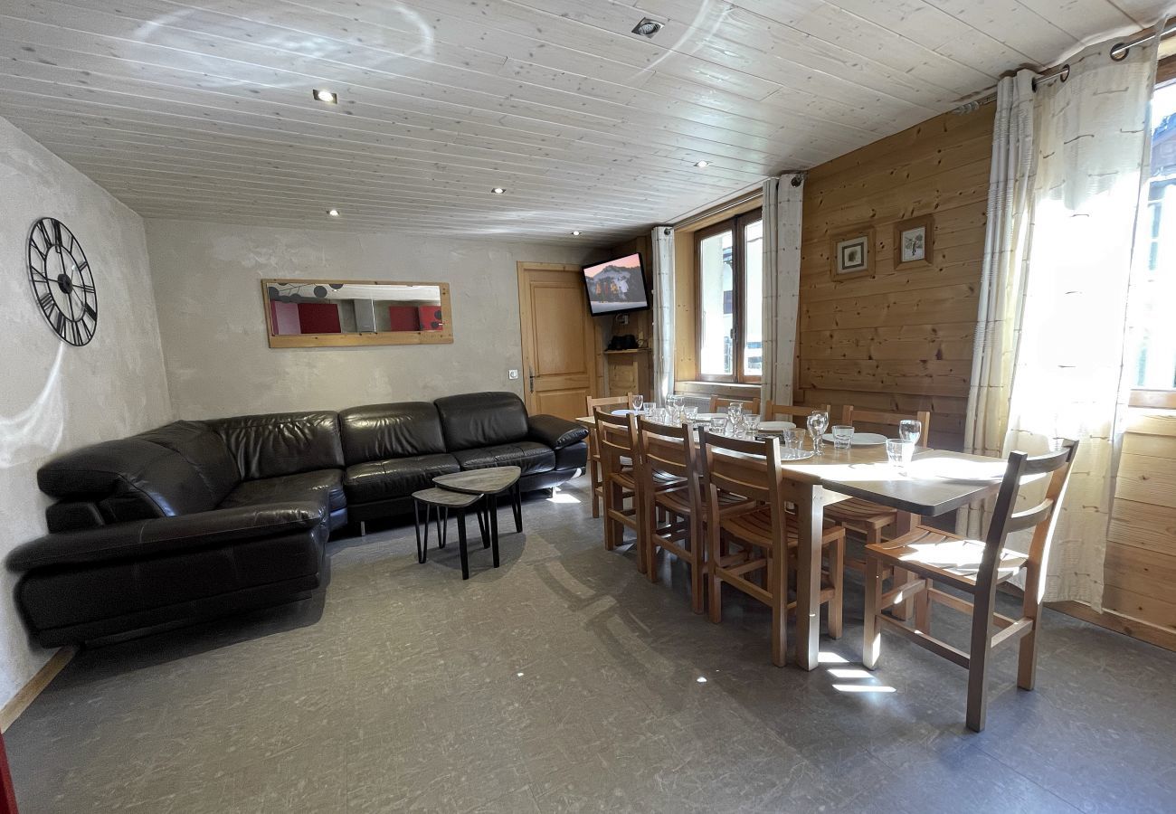 Apartment in La Clusaz - Gentianes 1 - Apartment 3*** in the village, near ski slope for 8 people