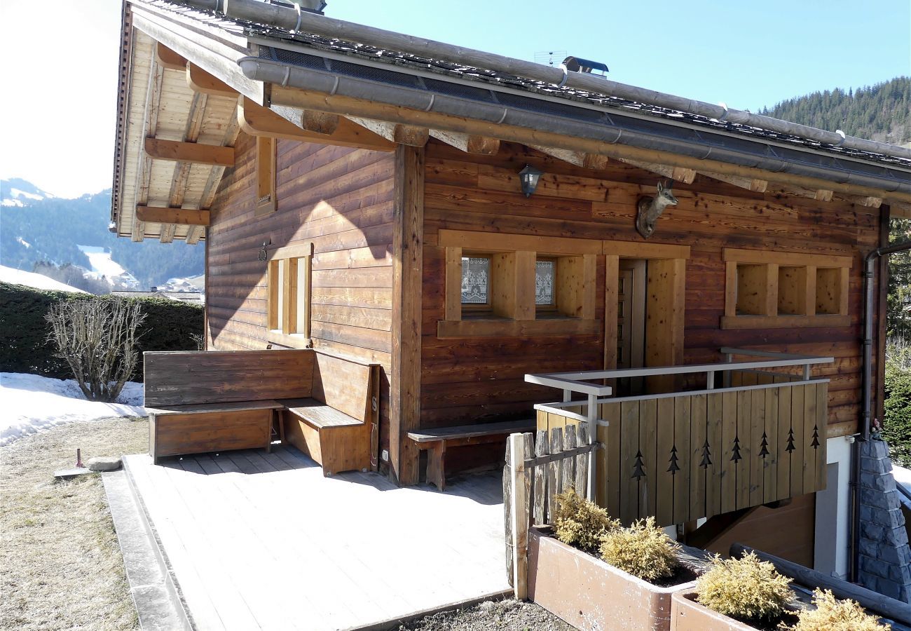 Chalet in La Clusaz - Petit Lutin - Chalet for 6 people on the ski slopes 3*