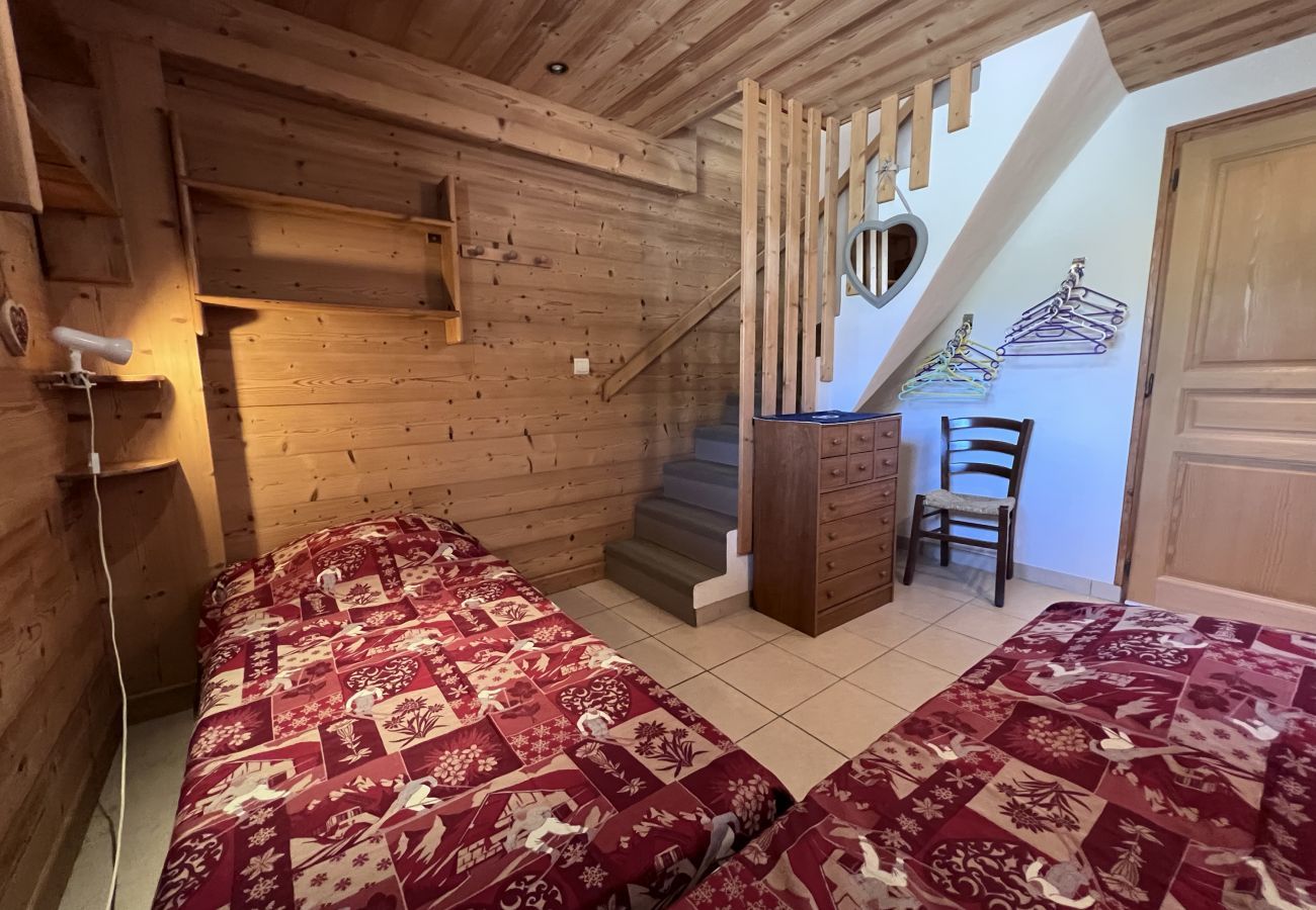 Chalet in La Clusaz - Petit Lutin - Chalet for 6 people on the ski slopes 3*