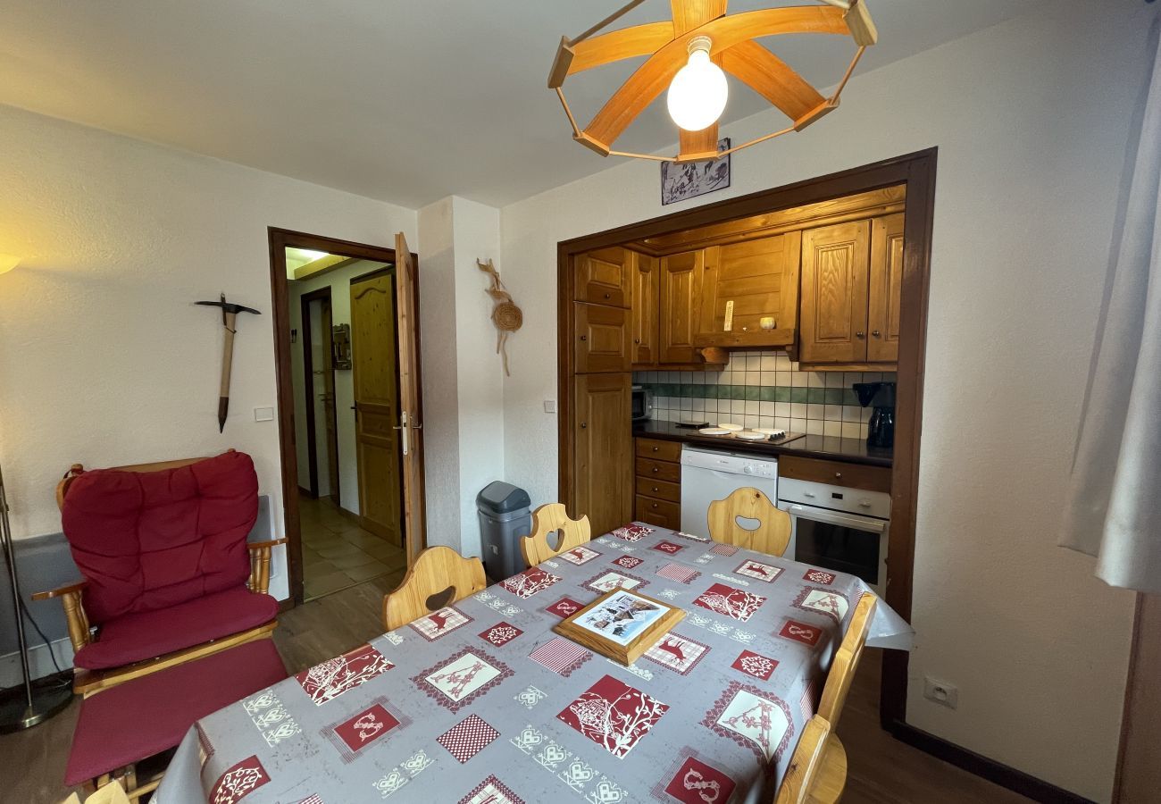 Apartment in La Clusaz -  Resse - Apartment for 6 people 3* village center, near ski slope