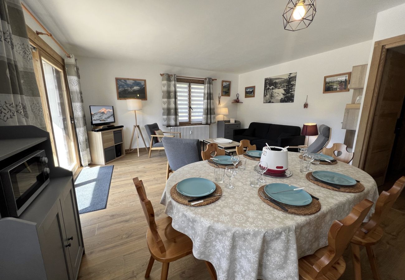 Apartment in La Clusaz - Rose de Noel - Appartement ground floor for 6 people 3*