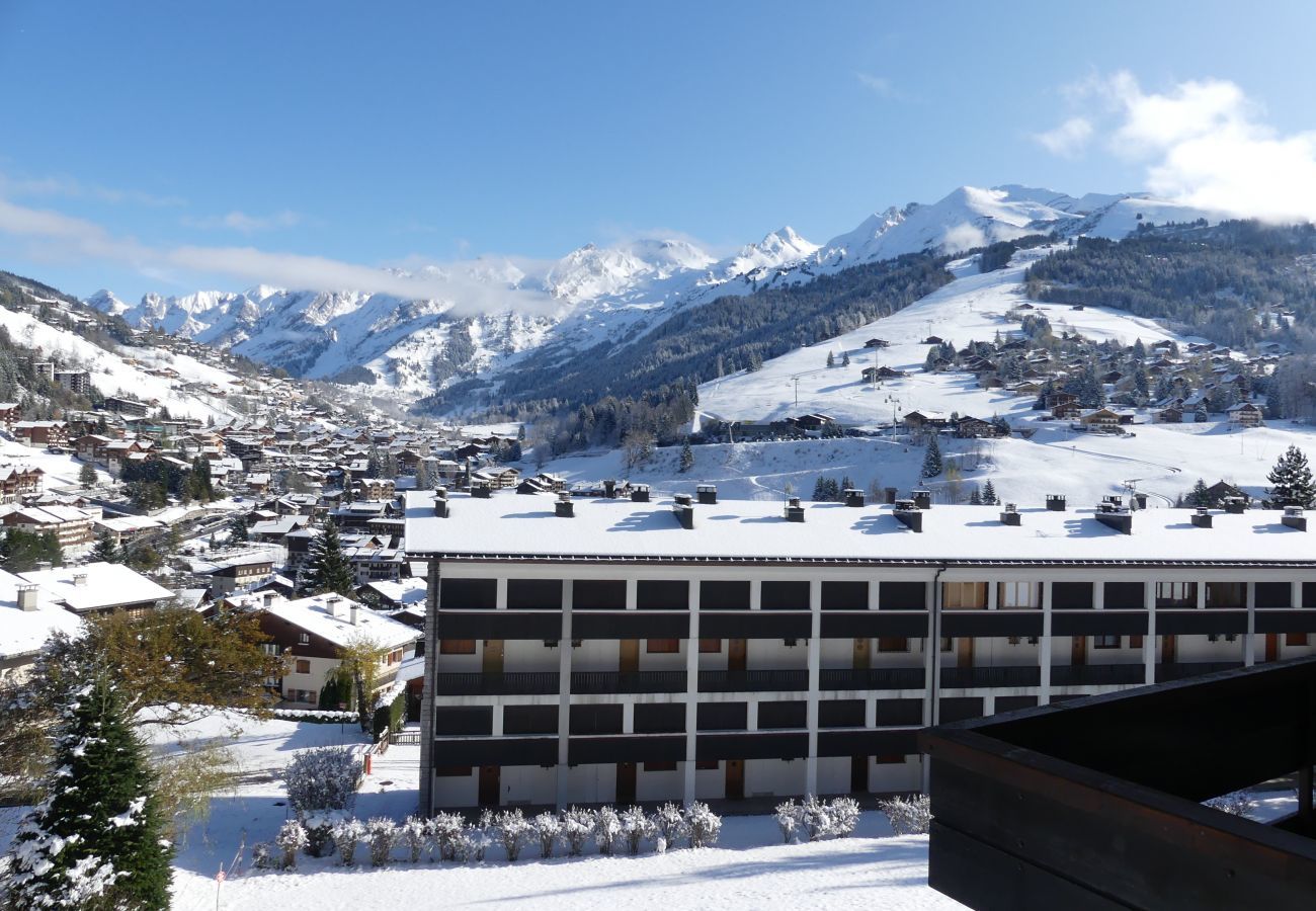 Apartment in La Clusaz - Sapaudia G - Apartment for 5 people 2*, ski on the feet, nice view