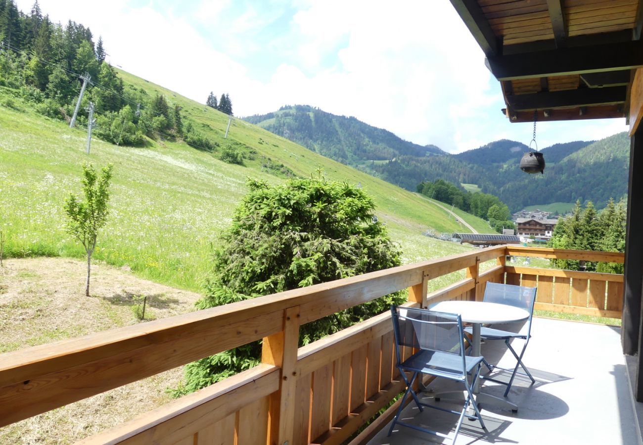 Chalet in La Clusaz - Ty menez 2 - Apartment in chalet 2*, on the ski slopes for 9 people