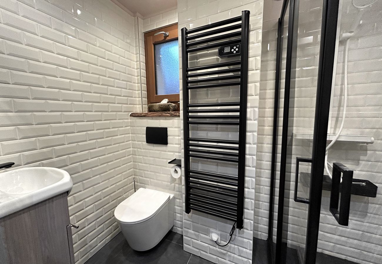 Apartment in La Clusaz - Gravaches 3 - Apartment 2*, village center, near pistes for 6 people