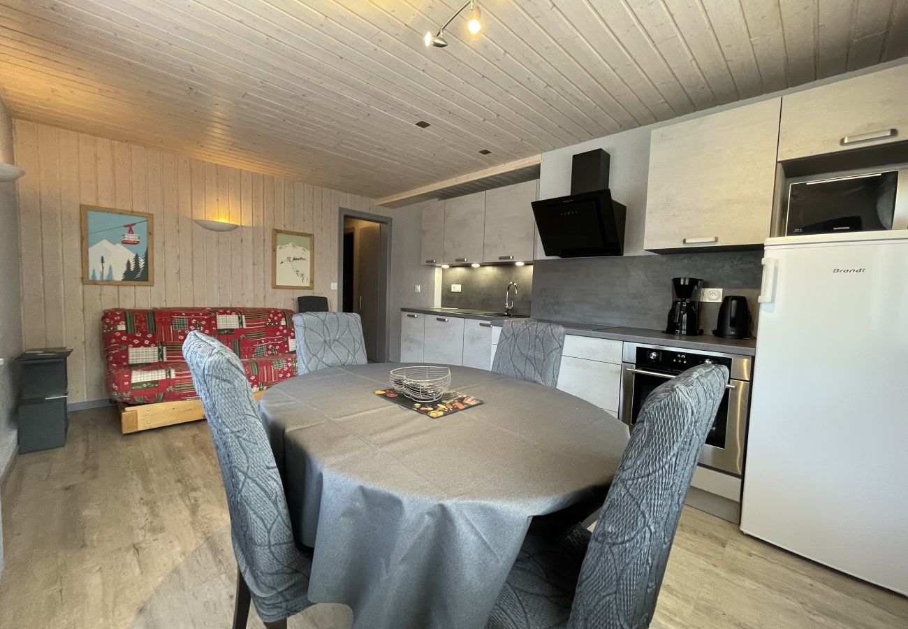 Apartment in La Clusaz - Grotte aux Fées D - Apartment on the slopes, near the village 6 pers.