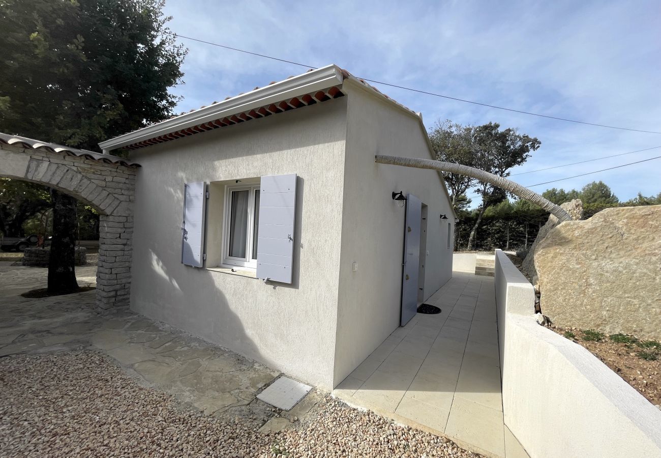 Townhouse in Fox-Amphoux - 