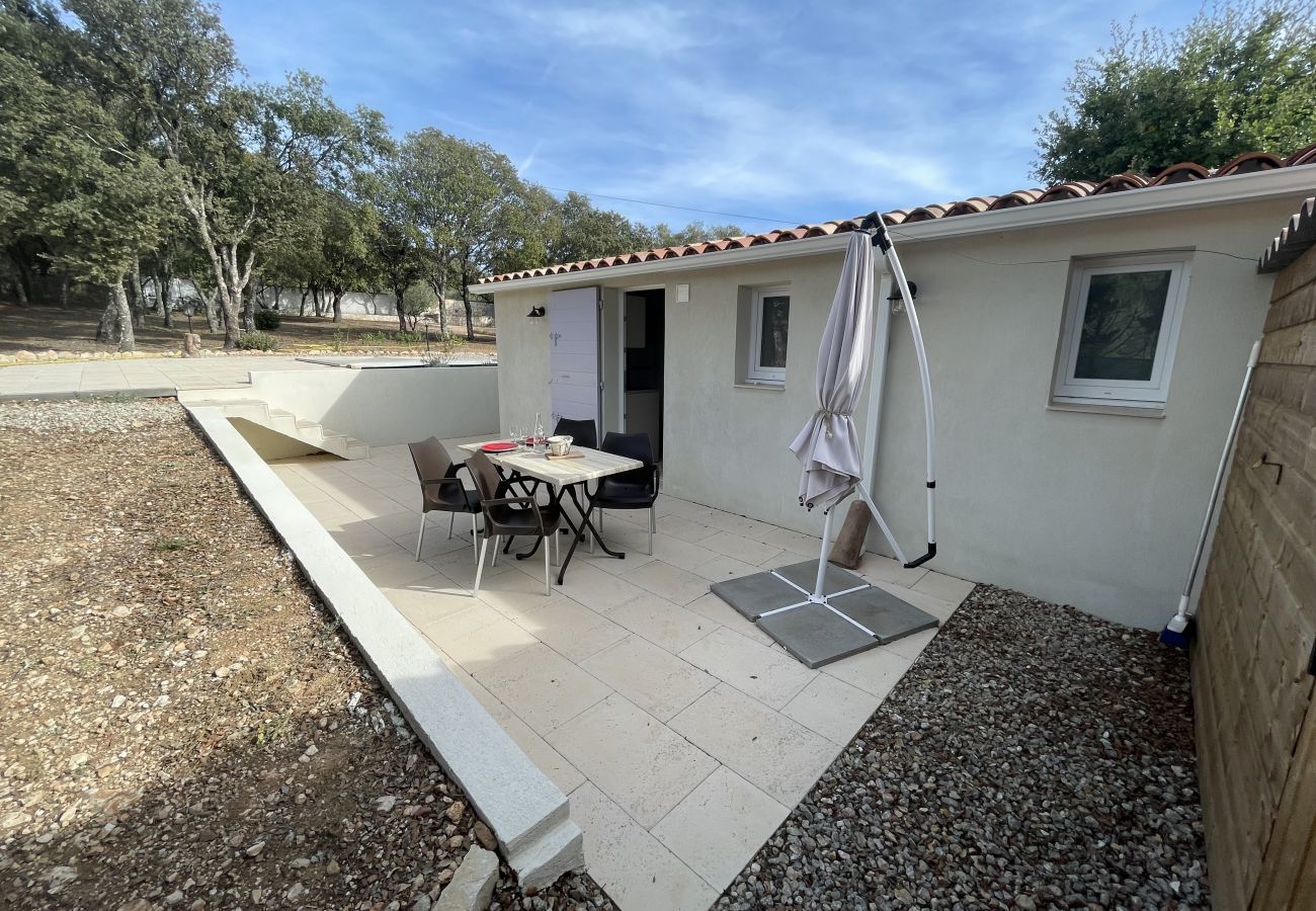 Townhouse in Fox-Amphoux - 
