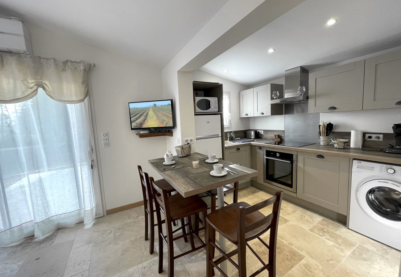 Townhouse in Fox-Amphoux - 