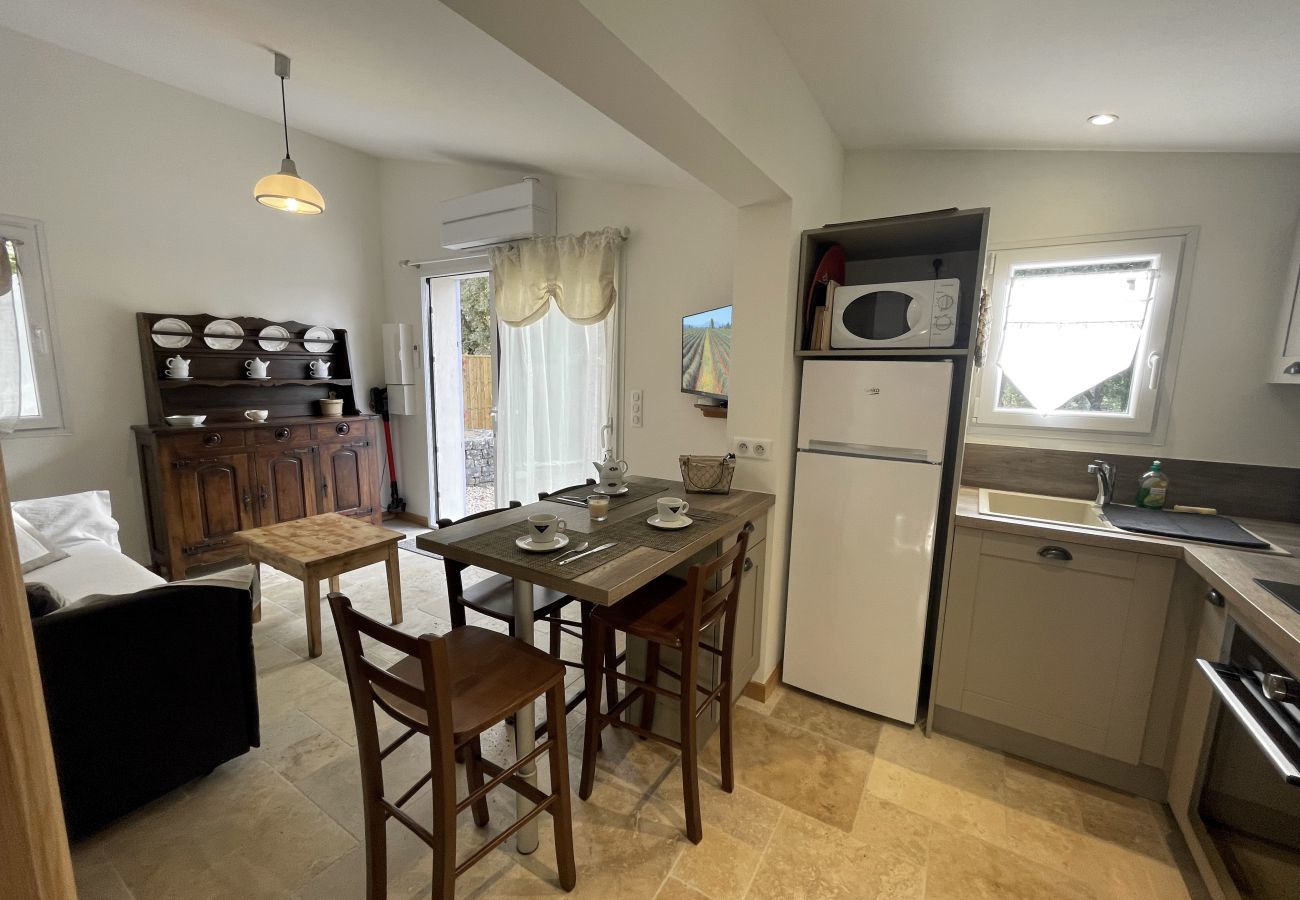 Townhouse in Fox-Amphoux - 
