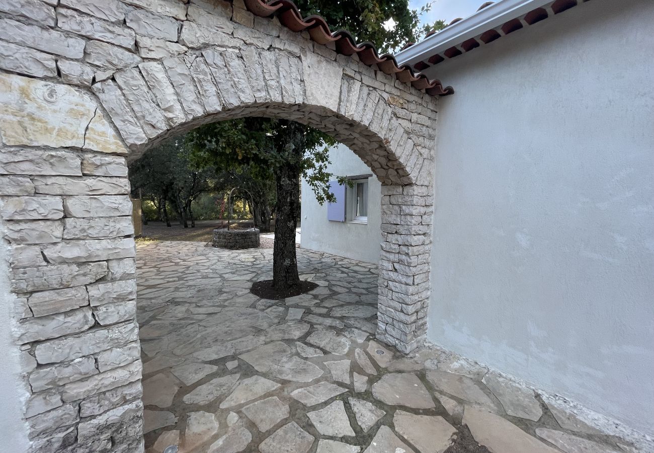 Townhouse in Fox-Amphoux - 