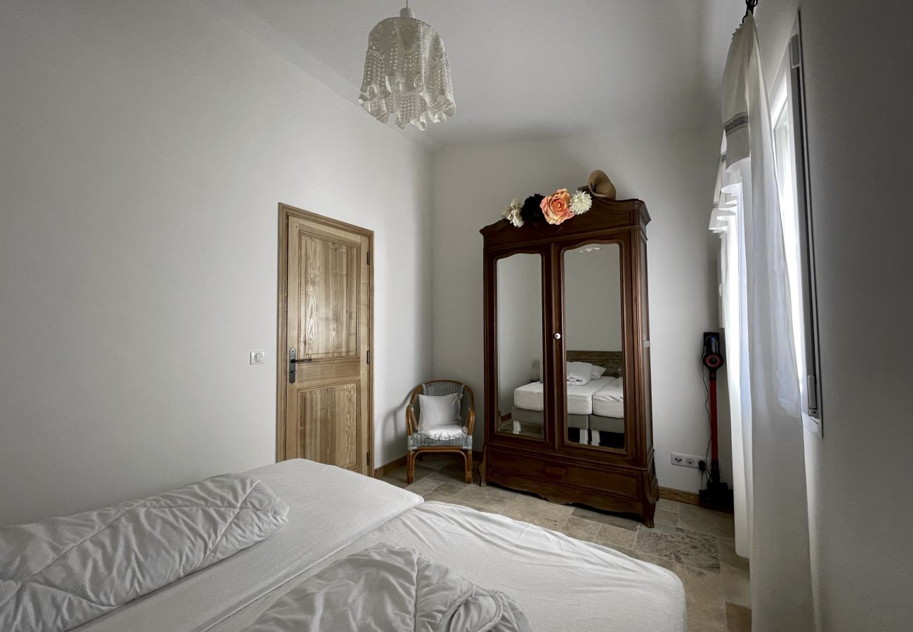 Townhouse in Fox-Amphoux - 