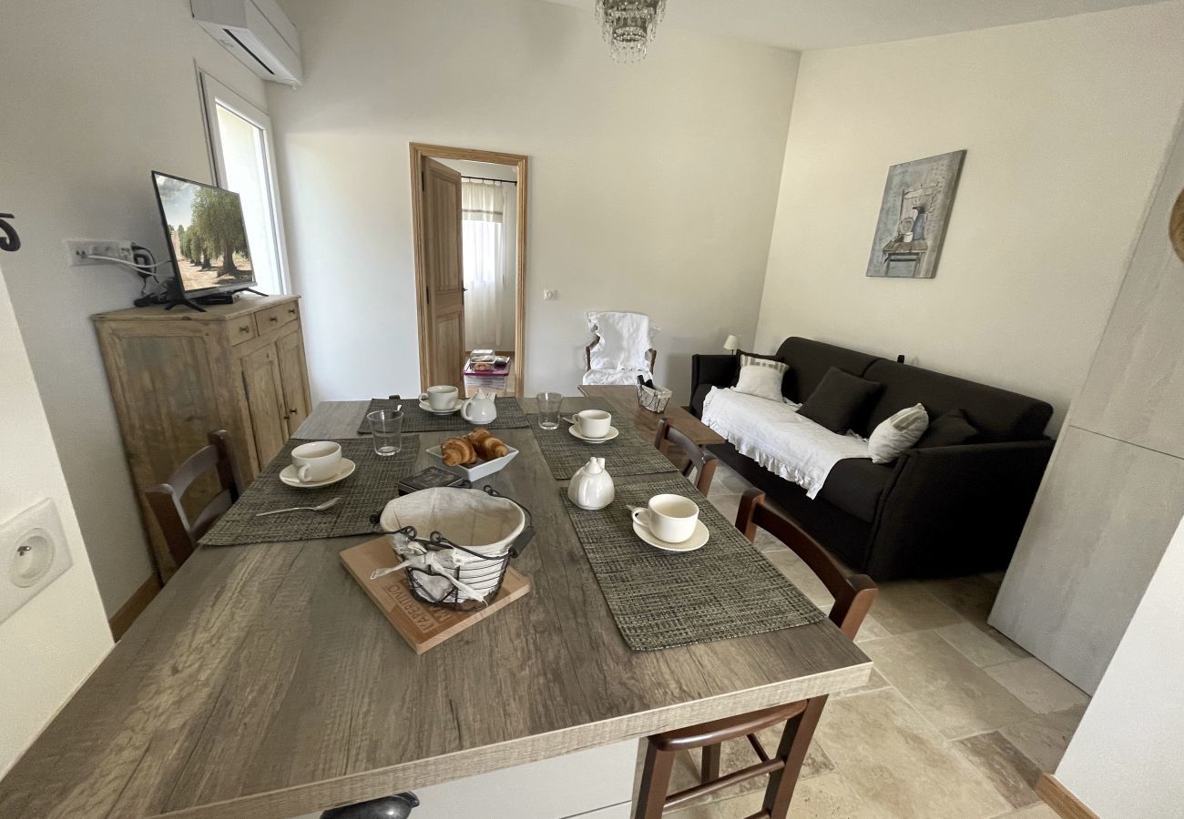 Townhouse in Fox-Amphoux - 