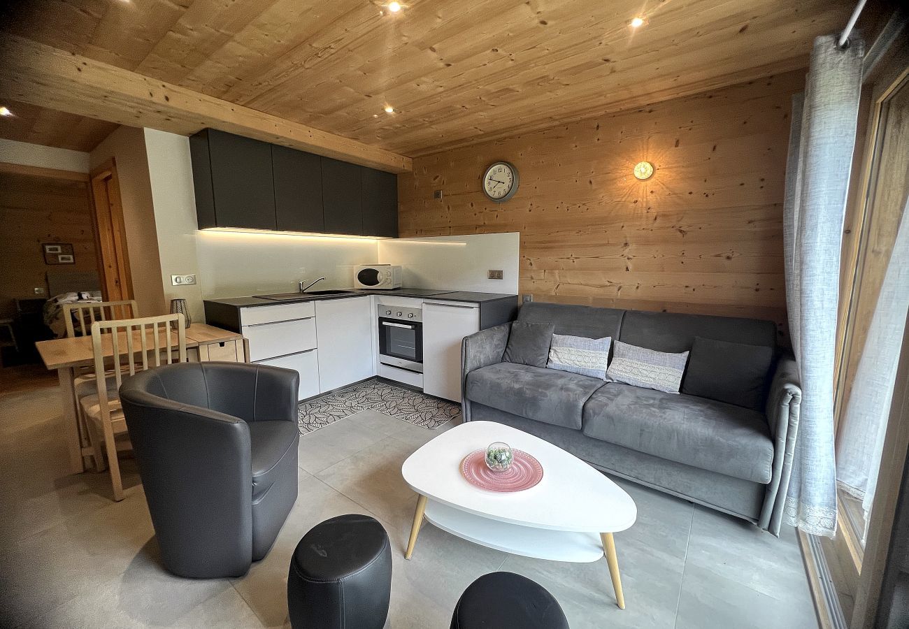 Apartment in La Clusaz - NEW TO RENT Charming modern one-bedroom apartment in a peaceful chalet – terrace/garden, mountain view, Wi-Fi included