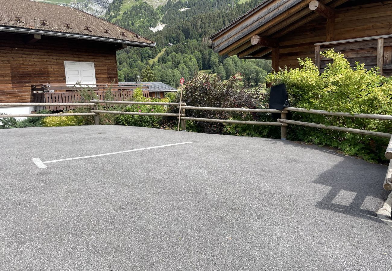 Apartment in La Clusaz - NEW RENTAL FUSS Ground-floor apartment in a chalet with terrace and garden, mountain view – Wi-Fi – Parking.