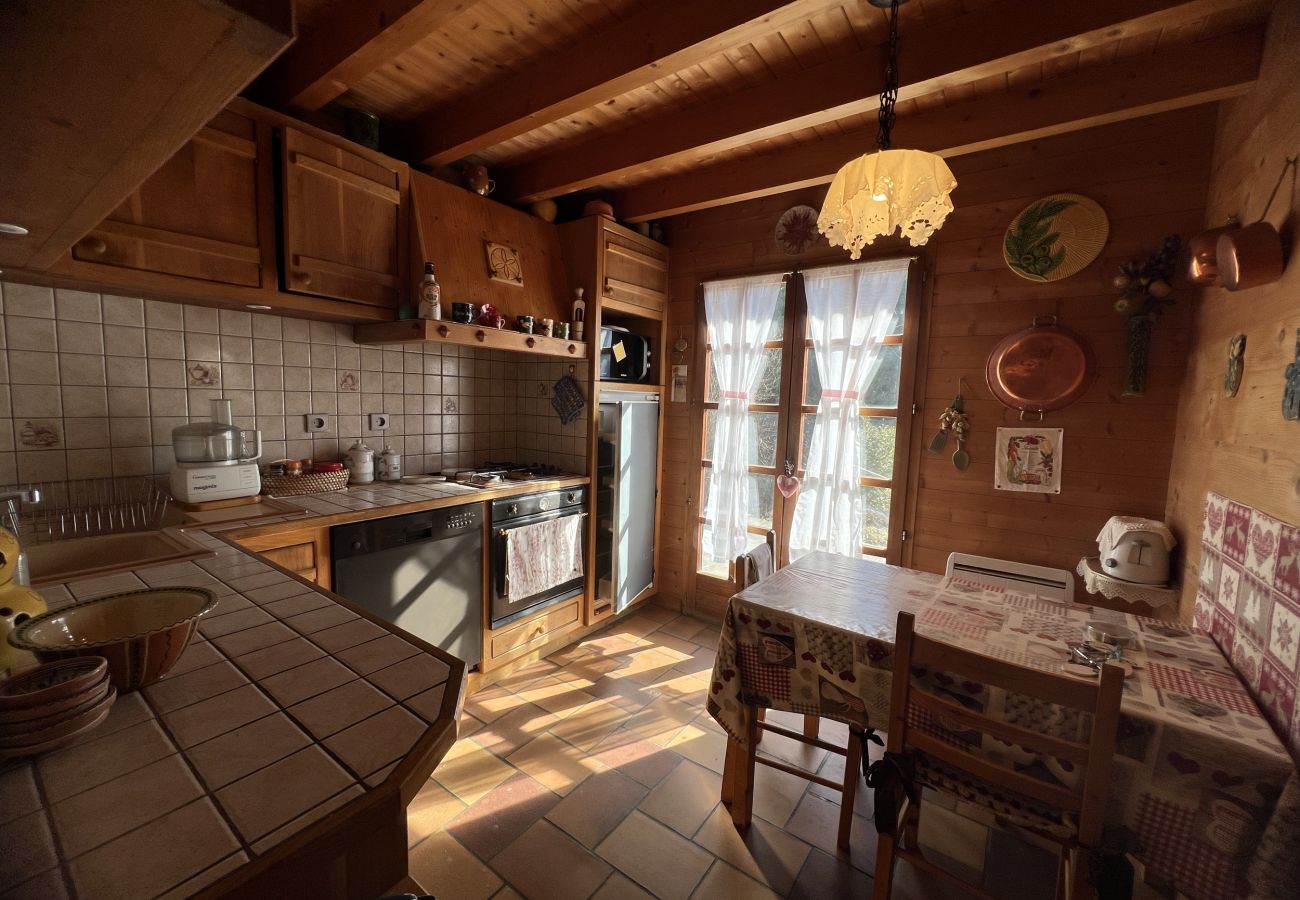 Villa in Manigod - ref 548 Chalet  face aux montagnes