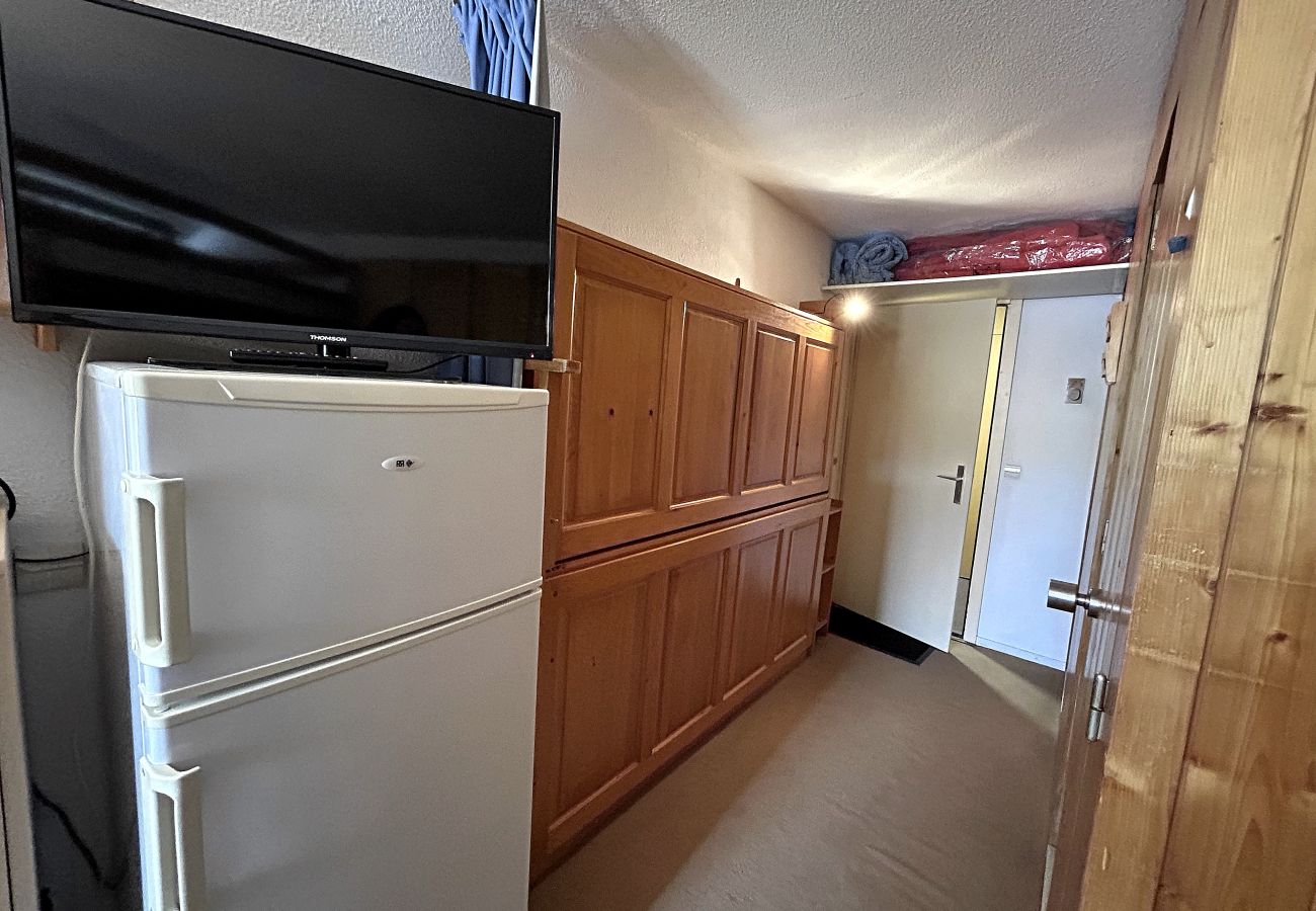 Apartment in Manigod - Réf. 555 - Studio centre station, sur les pistes