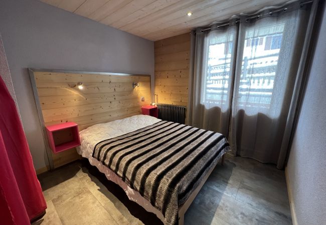 Appartement à La Clusaz - Gentianes appt 2 - Appartement 3*** centre village, proche pistes 8 pers. Appartement à La Clusaz - Gentianes appt 2 - Appartement 3*** centre village, proche pistes 8 pers.