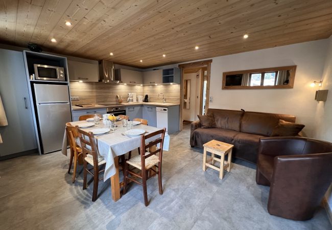Appartement à La Clusaz - Gentianes appart 4 - Appartement 3*** centre village, proche pistes 7/8pers. Appartement à La Clusaz - Gentianes appart 4 - Appartement 3*** centre village, proche pistes 7/8pers.