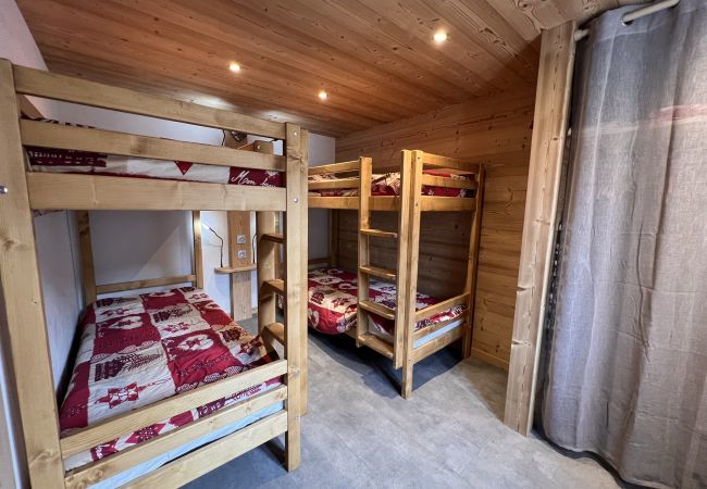 Appartement à La Clusaz - Gentianes appart 4 - Appartement 3*** centre village, proche pistes 7/8pers. Appartement à La Clusaz - Gentianes appart 4 - Appartement 3*** centre village, proche pistes 7/8pers.