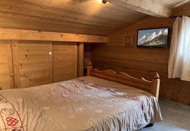 Appartement à La Clusaz - Gentianes appart 4 - Appartement 3*** centre village, proche pistes 7/8pers. Appartement à La Clusaz - Gentianes appart 4 - Appartement 3*** centre village, proche pistes 7/8pers.