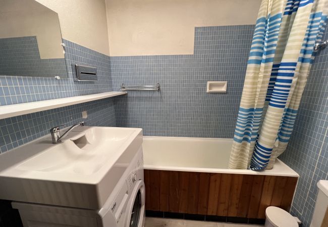 Appartement à La Clusaz - Aravis 1500, appartement 11 - 2* skis aux pieds 6 pers. Appartement à La Clusaz - Aravis 1500, appartement 11 - 2* skis aux pieds 6 pers.