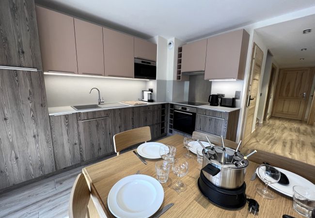 Appartement à La Clusaz - L'ours polaire - Appartement 4* centre village 10 pers. Appartement à La Clusaz - L'ours polaire - Appartement 4* centre village 10 pers.