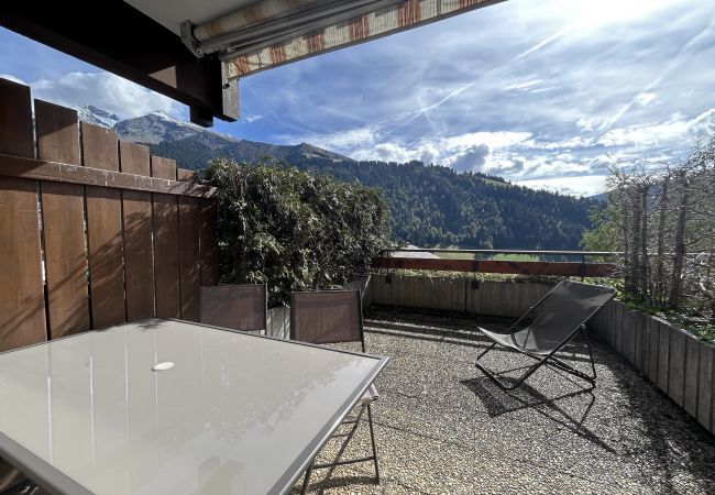 Studio à La Clusaz - Louveteau 3 - Studio avec terrasse vallée des Confins 5 pers. Studio à La Clusaz - Louveteau 3 - Studio avec terrasse vallée des Confins 5 pers.