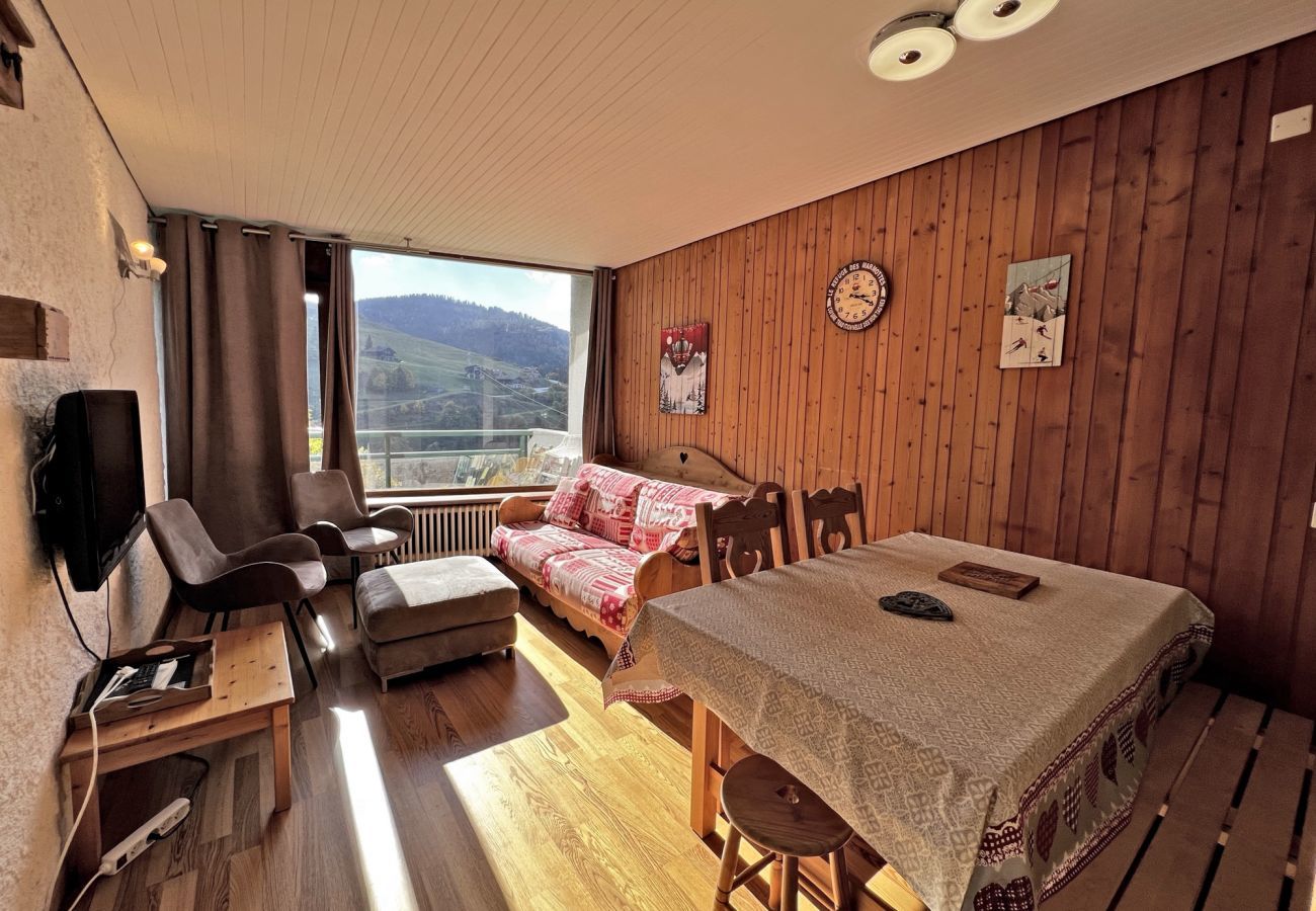 Appartement à La Clusaz - Aravis 1500, appartement 11 - 2* skis aux pieds 6 pers.