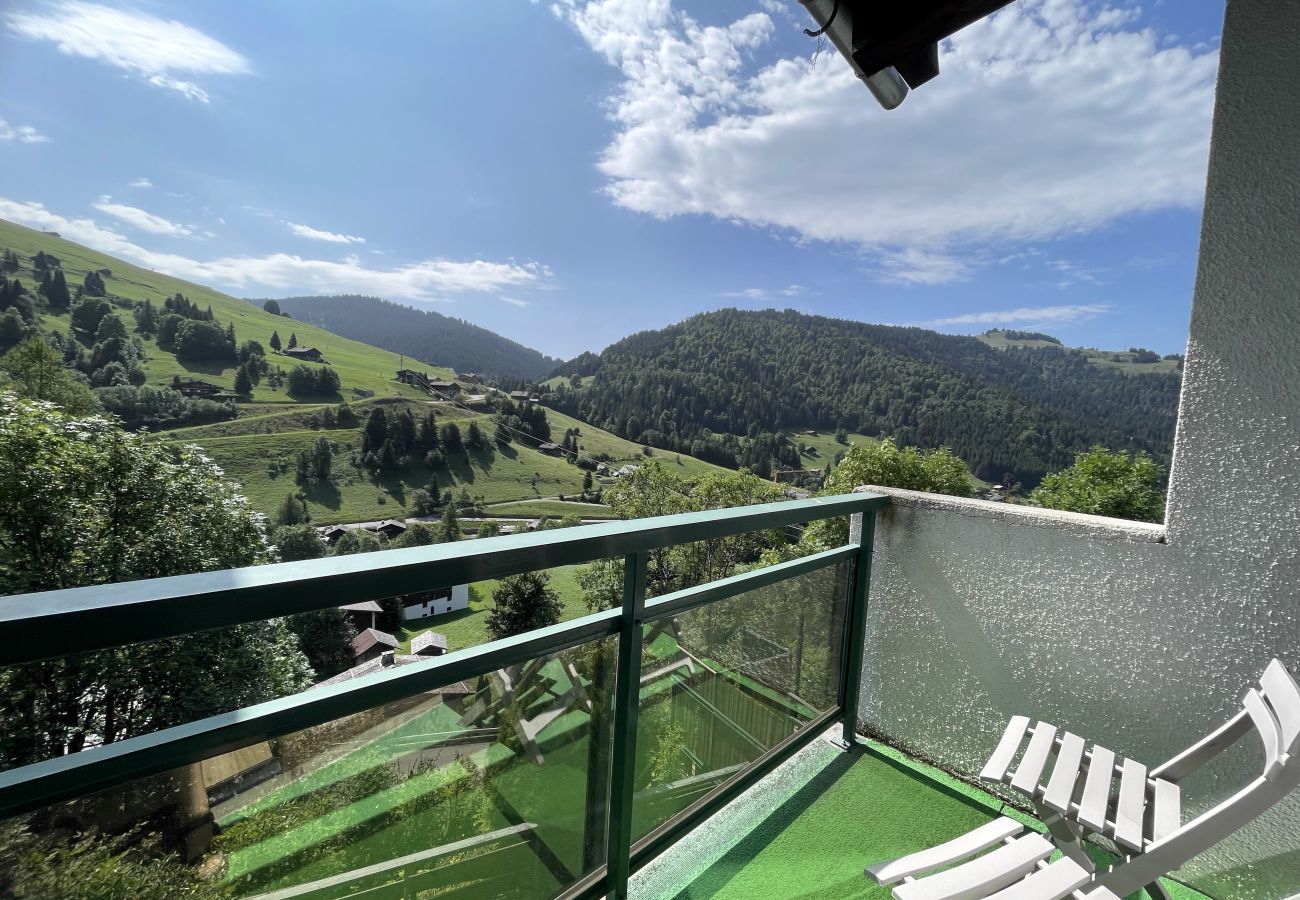 Appartement à La Clusaz - Aravis 1500, appartement 11 - 2* skis aux pieds 6 pers.