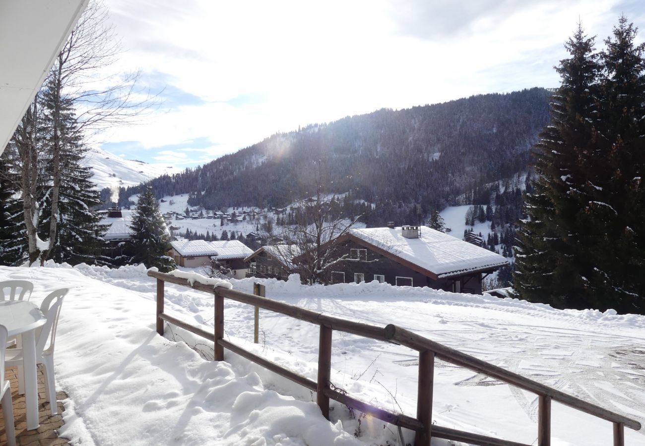 Appartement à La Clusaz - Rose de Noel - Appartement rez jardin 6 pers. 3*