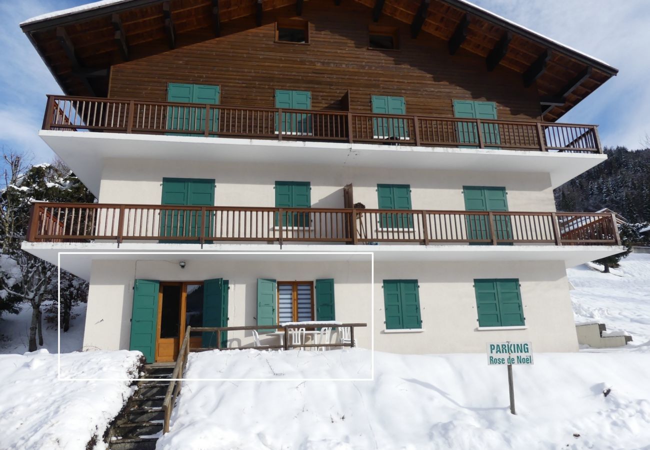 Appartement à La Clusaz - Rose de Noel - Appartement rez jardin 6 pers. 3*