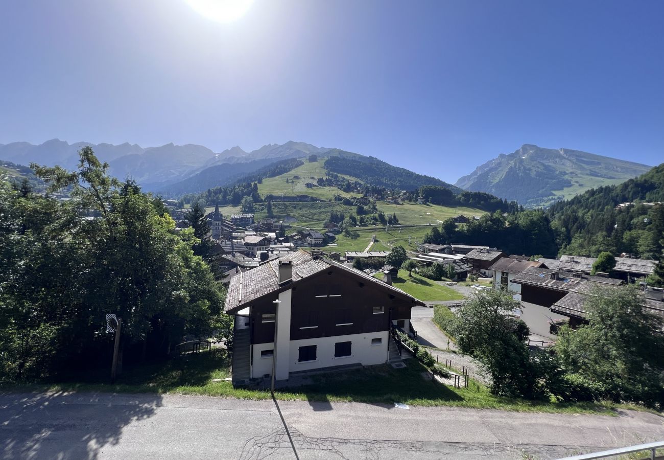 Appartement à La Clusaz - Crepuscule 4 - Appartement proche pistes de ski et village , 2* 4 pers.