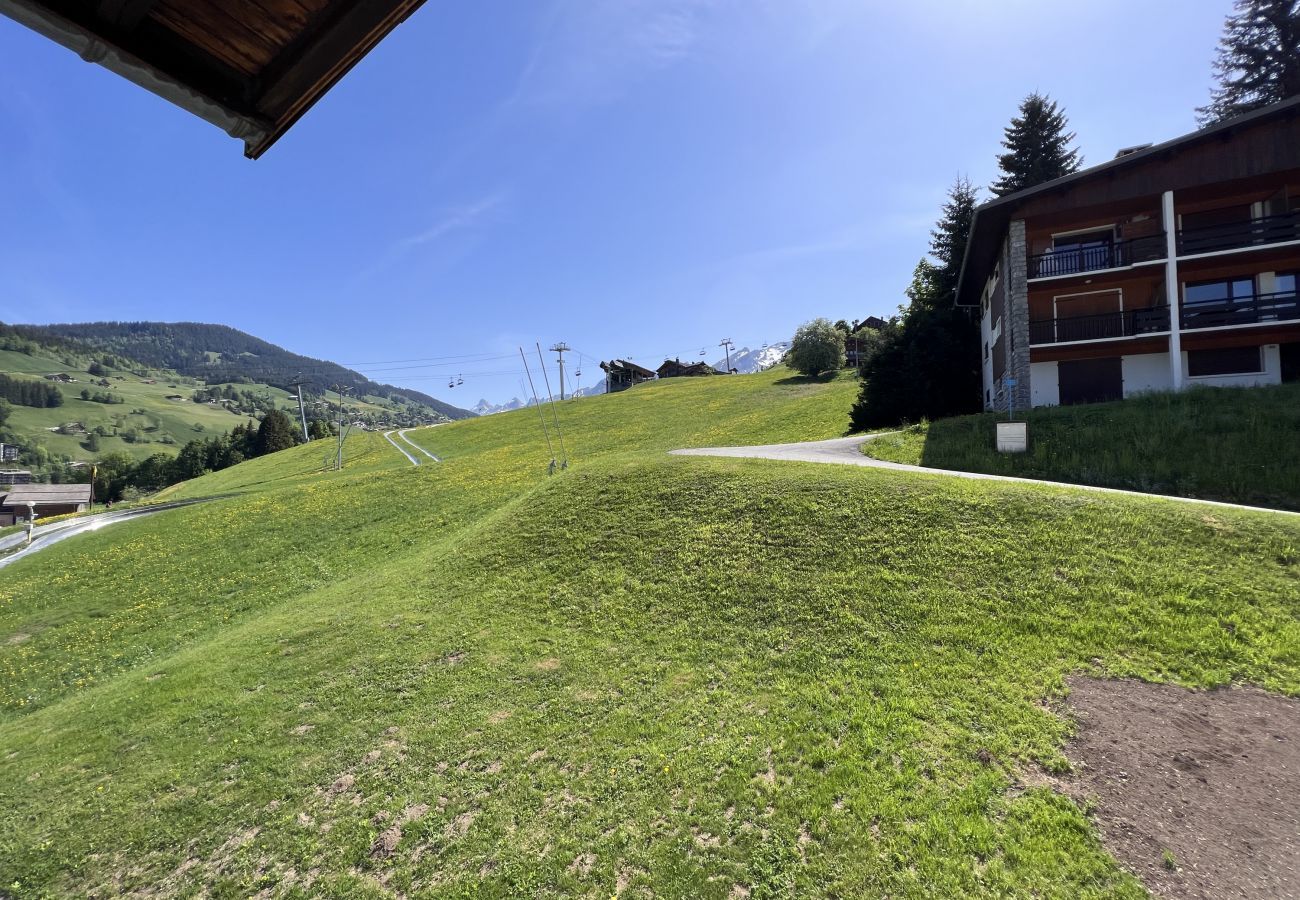 Appartement à La Clusaz - Grotte aux Fées A - Appartement sur les pistes, proche 6 pers. village