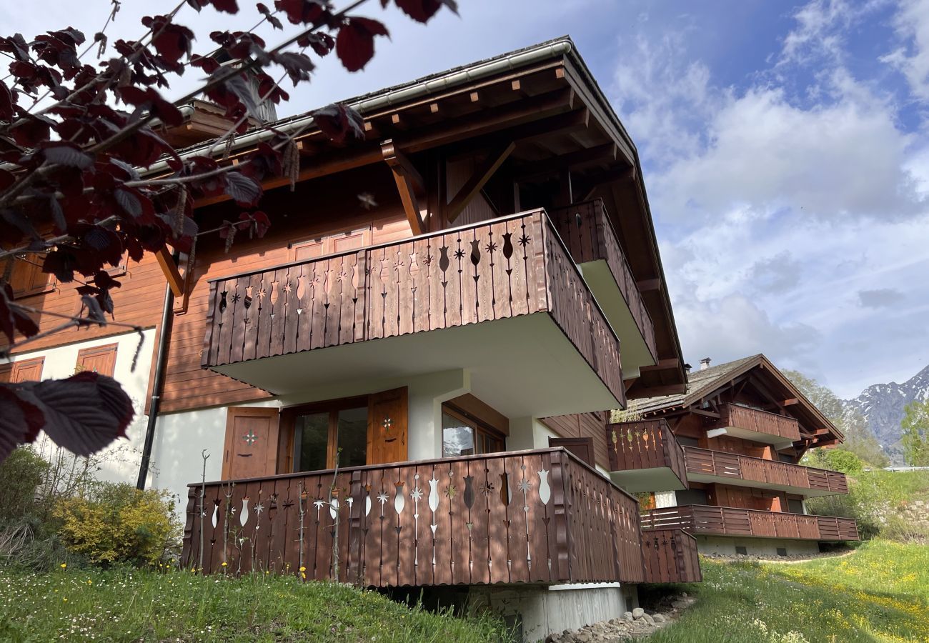 Appartement à La Clusaz - Tendieu Soleil B-Appart 1 - Appartement dans chalet, vue montagnes