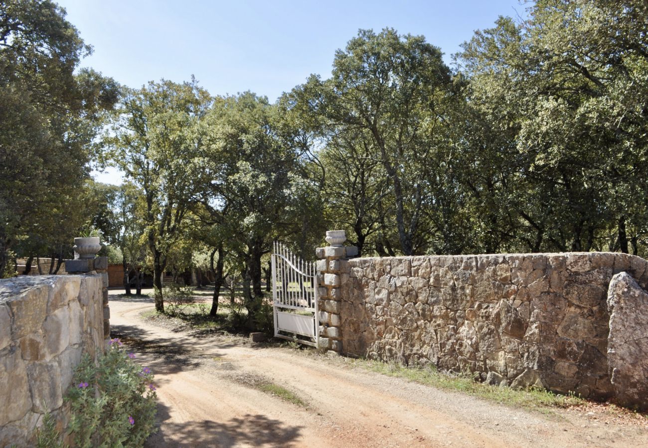 Maison mitoyenne à Fox-Amphoux - 