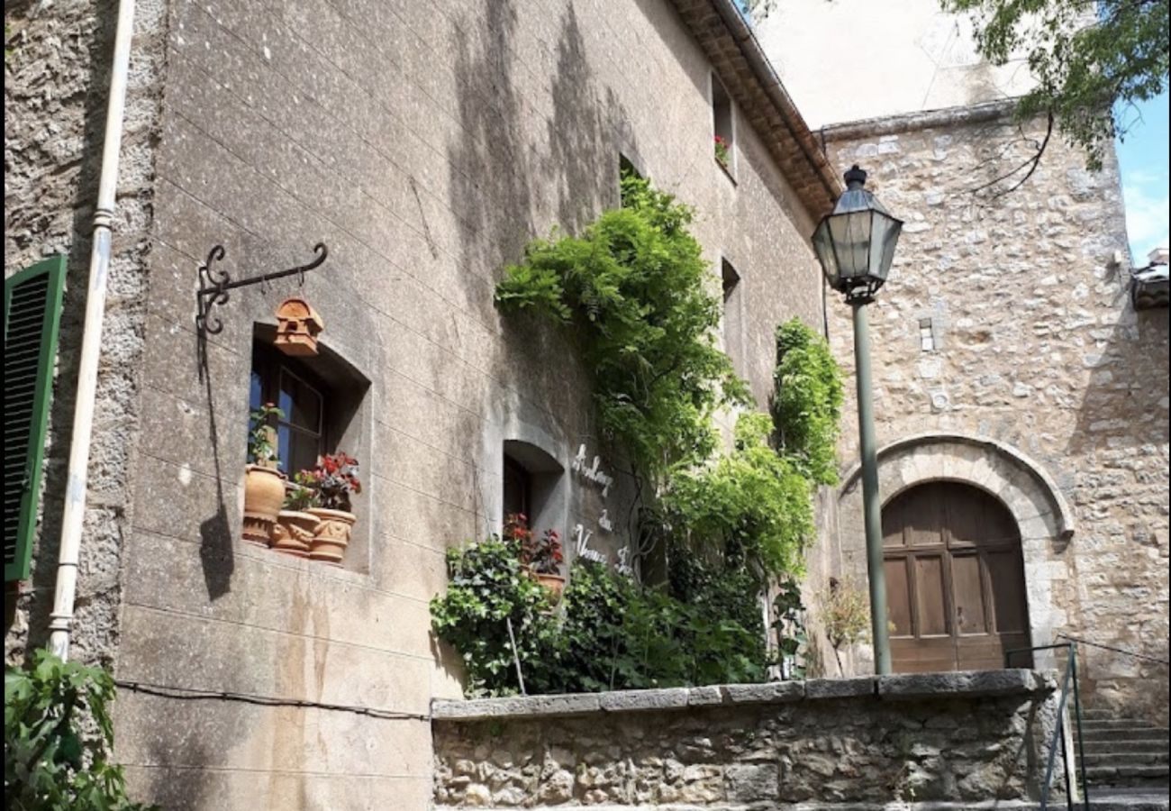 Maison mitoyenne à Fox-Amphoux - 