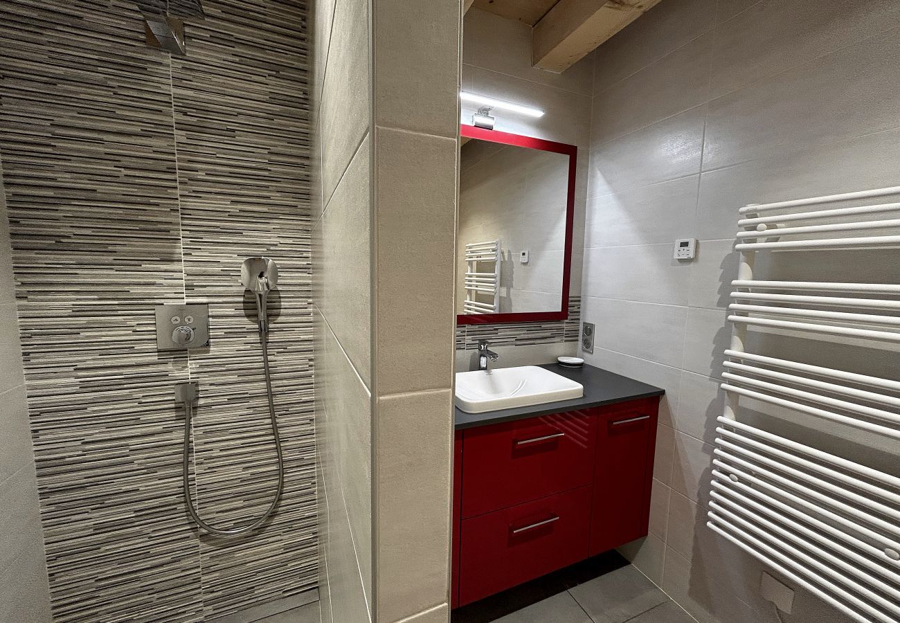 Appartement à La Clusaz - Chalet - Vallée des Confins, proche pistes - Parking - Wifi