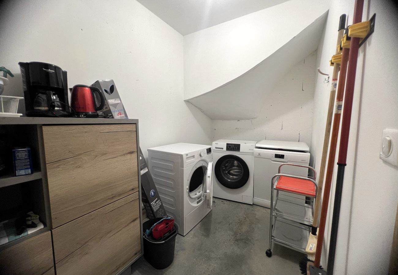 Appartement à La Clusaz -  NOUVEAU A LA LOCATION Charmant T2 récent dans chalet au calme – terrasse/jardin, vue montagne, wifi inclus