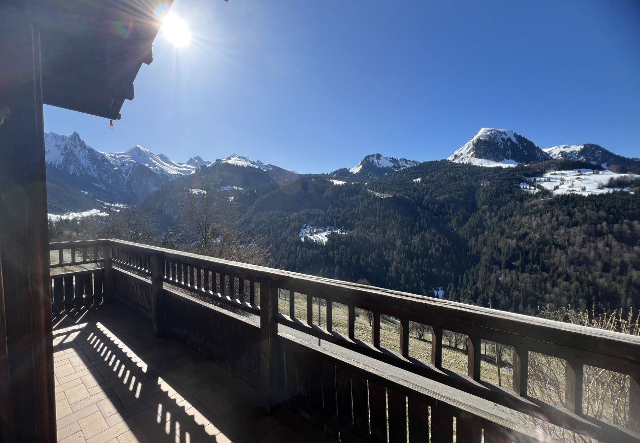 Chalet à Manigod - ref 548 Chalet  face aux montagnes