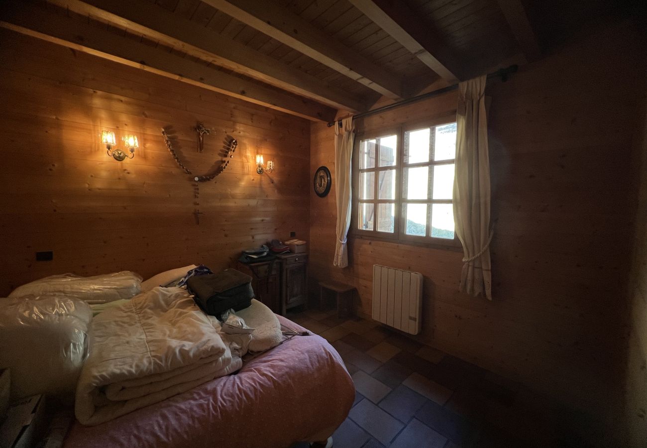 Chalet à Manigod - ref 548 Chalet  face aux montagnes