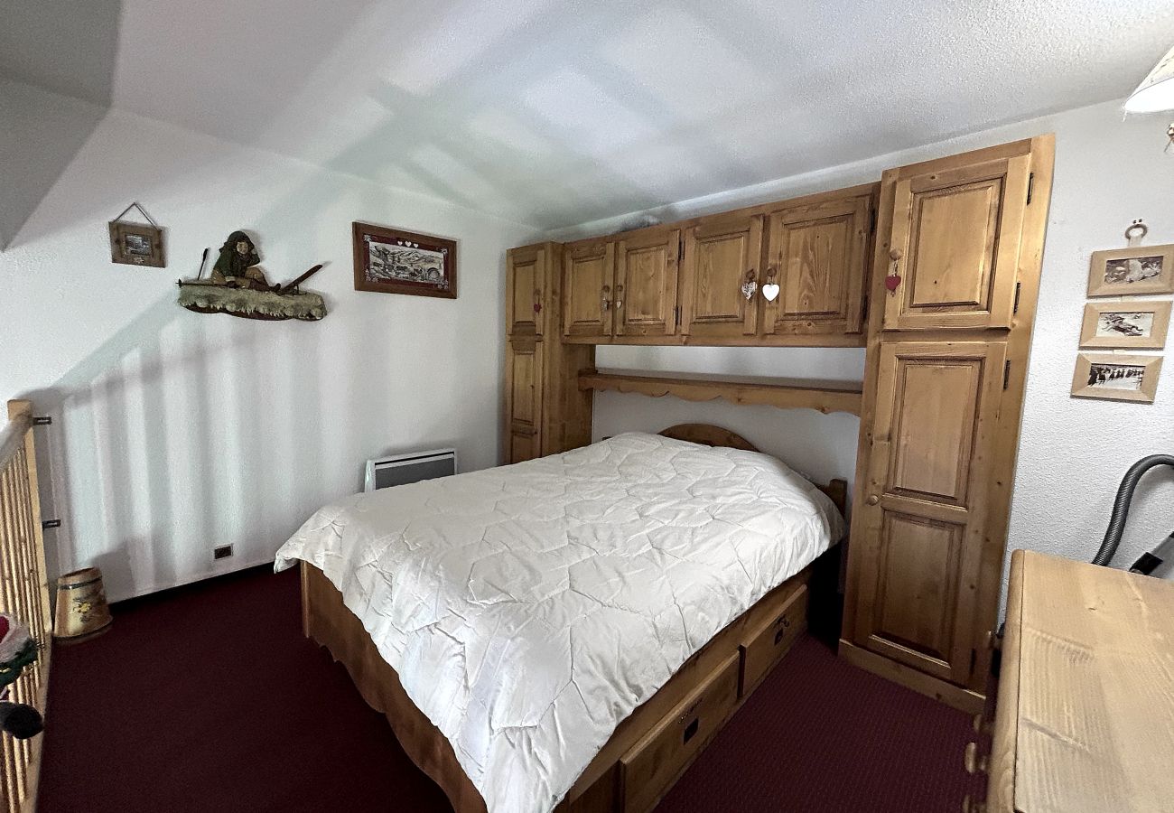 Appartement à Manigod - Réf 554 - Duplex centre station, esprit montagne 
